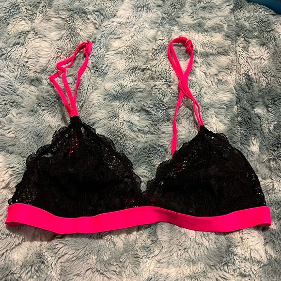 PINK by Victoria’s Secret black lace bralette size small. VS107 - Picture 1 of 6